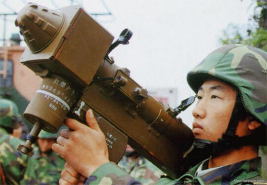 China liefert neue Hightech-Waffen an den Sudan und schürt so den Völkermord in Darfur
