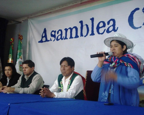Zerreißprobe für Bolivien: Streit um mehr Rechte für indianische Mehrheit spaltet Gesellschaft – Entsendung von Konfliktschlichtern gefordert