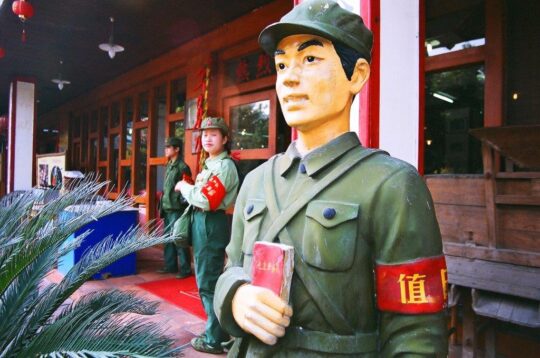 Mao-Bibel: Ein rotes Buch „erobert“ Deutschland und die Welt