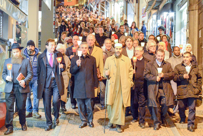 Editorial: Lasst uns unseren Glauben!