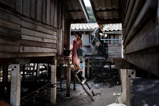 Thailands Seenomaden stehen 10 Jahre nach der Tsunami-Katastrophe vor dem Aus