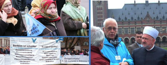 Mahnwache der Frauen aus Srebrenica und Bosnien und der Gesellschaft für bedrohte Völker