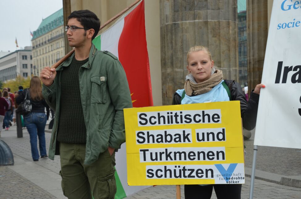 „Minderheiten droht Vernichtung – Selbstverteidigung ermöglichen!“