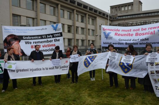 Schließung des Kriegsverbrechertribunals in Den Haag: Die überlebenden Opfer brauchen Gerechtigkeit!
