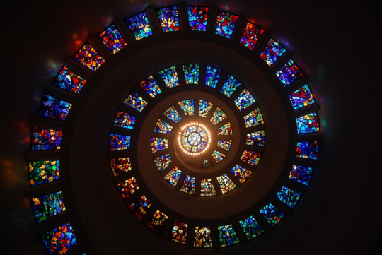 Editorial: Religion im Dialog