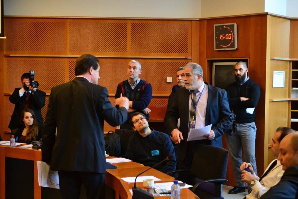 Eklat in Brüssel: Nationalisten stürmen Veranstaltung zu Minderheitenschutz