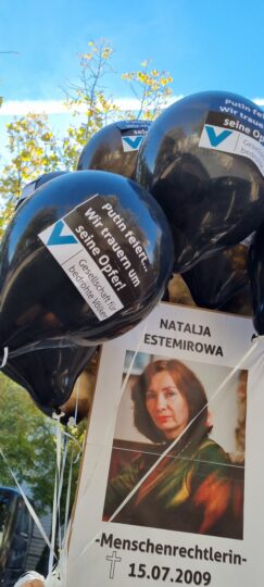 GfbV-Aktion vor der russischen Botschaft
