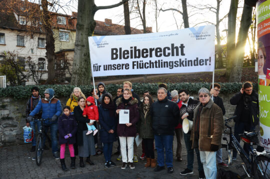 In Deutschland geborenen und aufgewachsenen Flüchtlingskindern Bleiberecht gewähren!