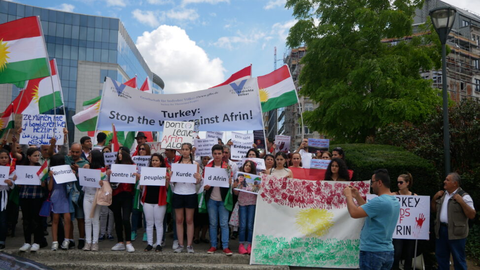 Syrien: Bundesregierung soll Unterstützung für syrische oppositionelle Gruppen offenlegen