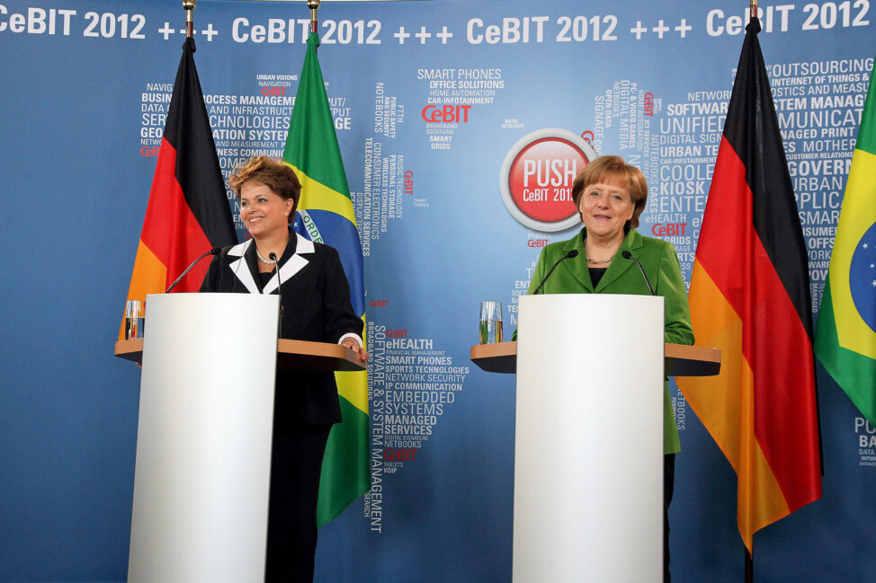 Brasilien: Merkel soll sich für bedrängte Indigene einsetzen