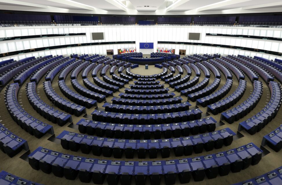 Neues Europaparlament beginnt Arbeit mit einem Skandal