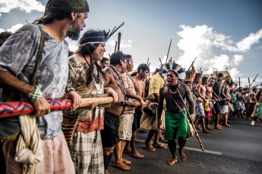 „Präsident Bolsonaro, Hände weg von unserem Land”