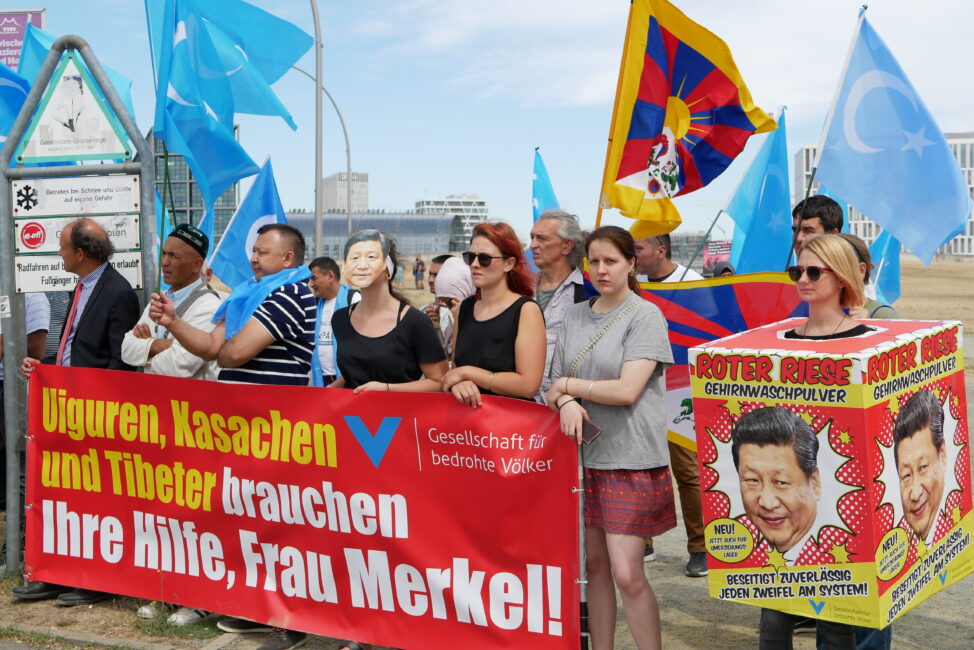 Staatspräsident Kasachstans tritt zurück – Menschenrechtler fordern Engagement für verfolgte Kasachen
