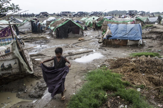 Aung San Suu Kyi unter Druck: Neue Brände in Rohingya-Dörfern