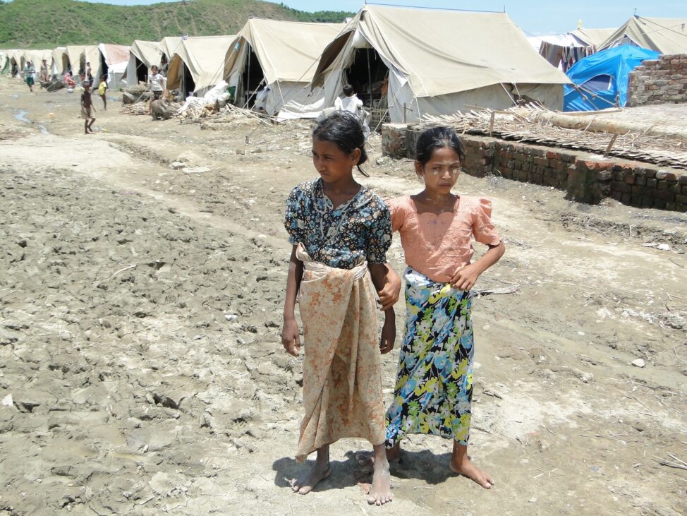 Burma: Massenexodus droht