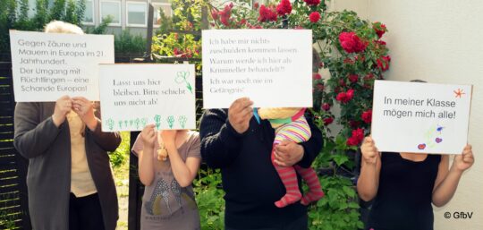 Demonstration gegen die drohende Abschiebung von langjährig geduldeten Roma-Familien aus Göttingen