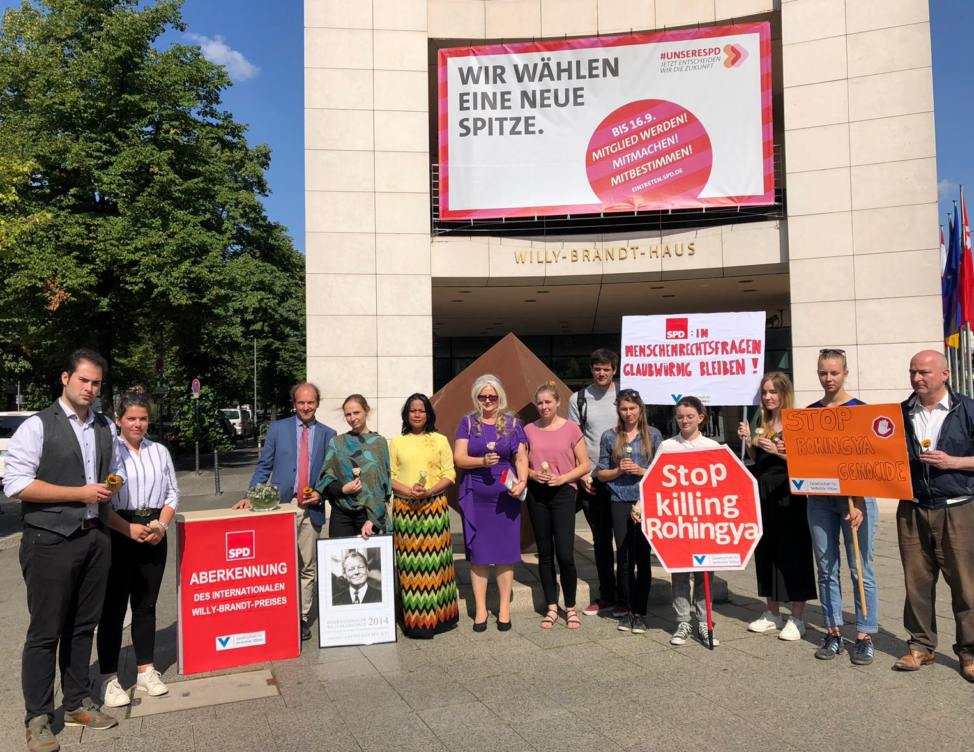 Menschenrechtsaktion vor der SPD-Bundeszentrale