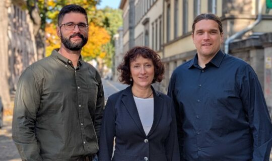 Serdar Baysal, Sarah Reinke und Daniel Matt (vlnr) übernehmen den Vorstand der GfbV. Foto: Sarah Neumeyer/GfbV