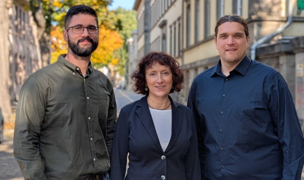 Serdar Baysal, Sarah Reinke und Daniel Matt (vlnr) übernehmen den Vorstand der GfbV. Foto: Sarah Neumeyer/GfbV